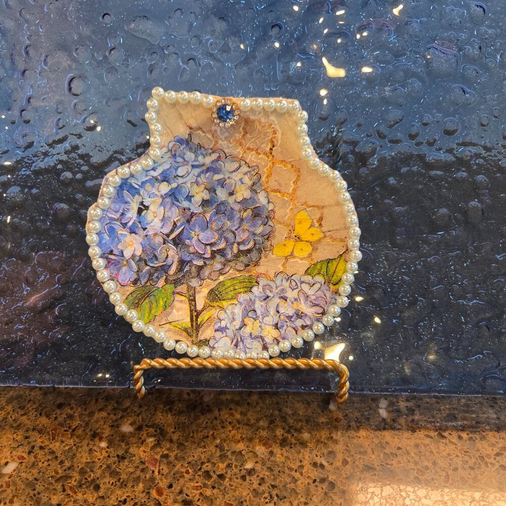 Hydrangea decoupage scallop shell